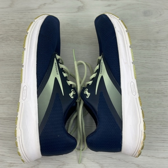 Brooks Range Running Shoes-Women - Picture 9 of 11